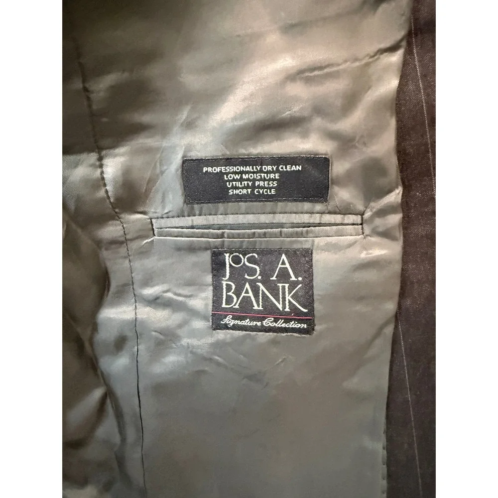 Jos A Bank 